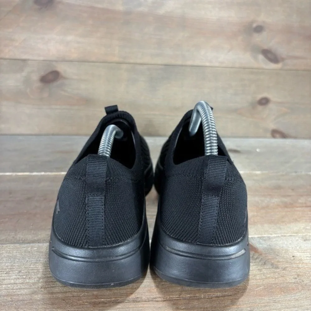 Skechers go walk